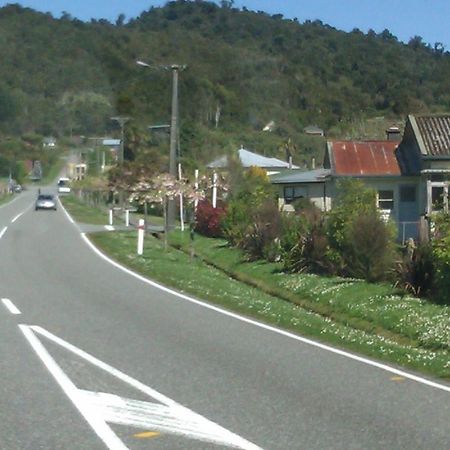 Rossmotels Buitenkant foto